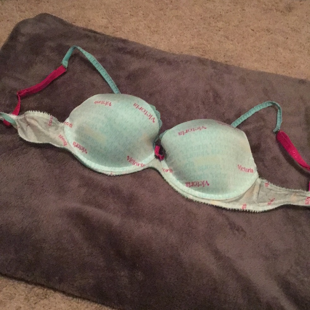 Victoria Secret 34c bra